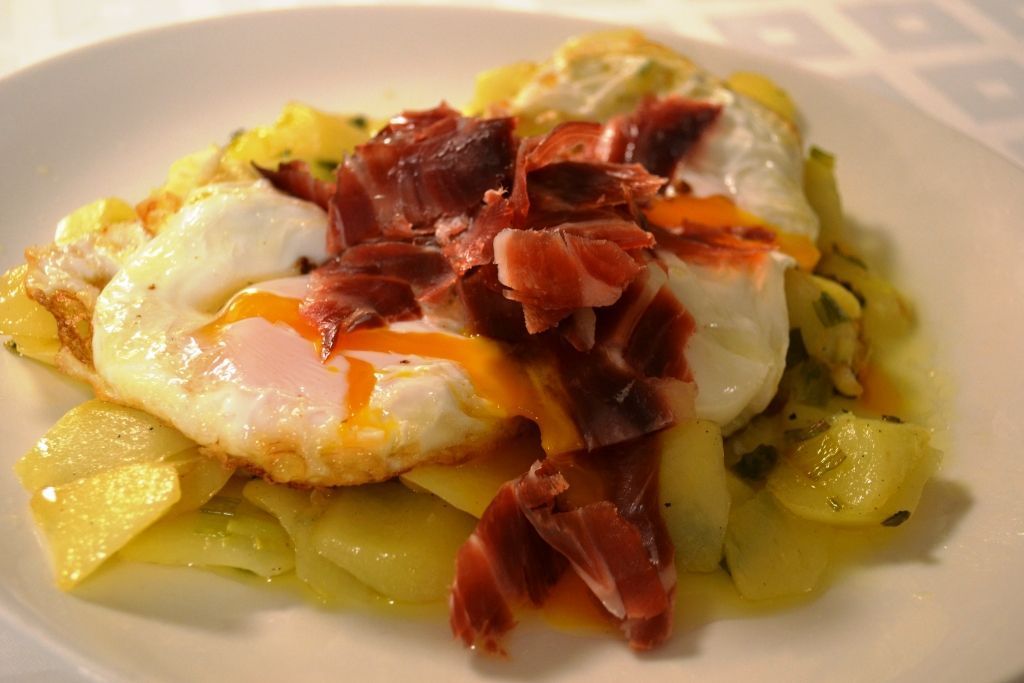 huevos rotos-hotel posada guadalupe-monroyo-matarraña-matarranya-teruel
